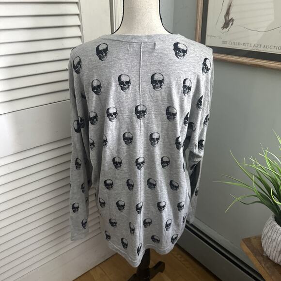 SKULL CASHMERE Top Womens Medium Gray 100% Cotton Skull Print Halloween Horror - Picture 5 of 10